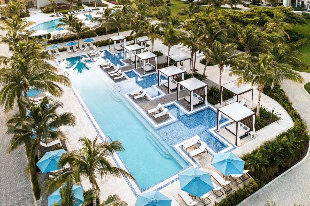 The Ritz-Carlton, Turks & Caicos Hotel Grace Bay Exterior photo