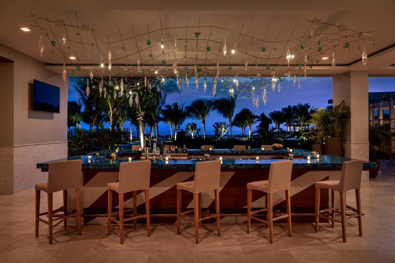 The Ritz-Carlton, Turks & Caicos Hotel Grace Bay Exterior photo