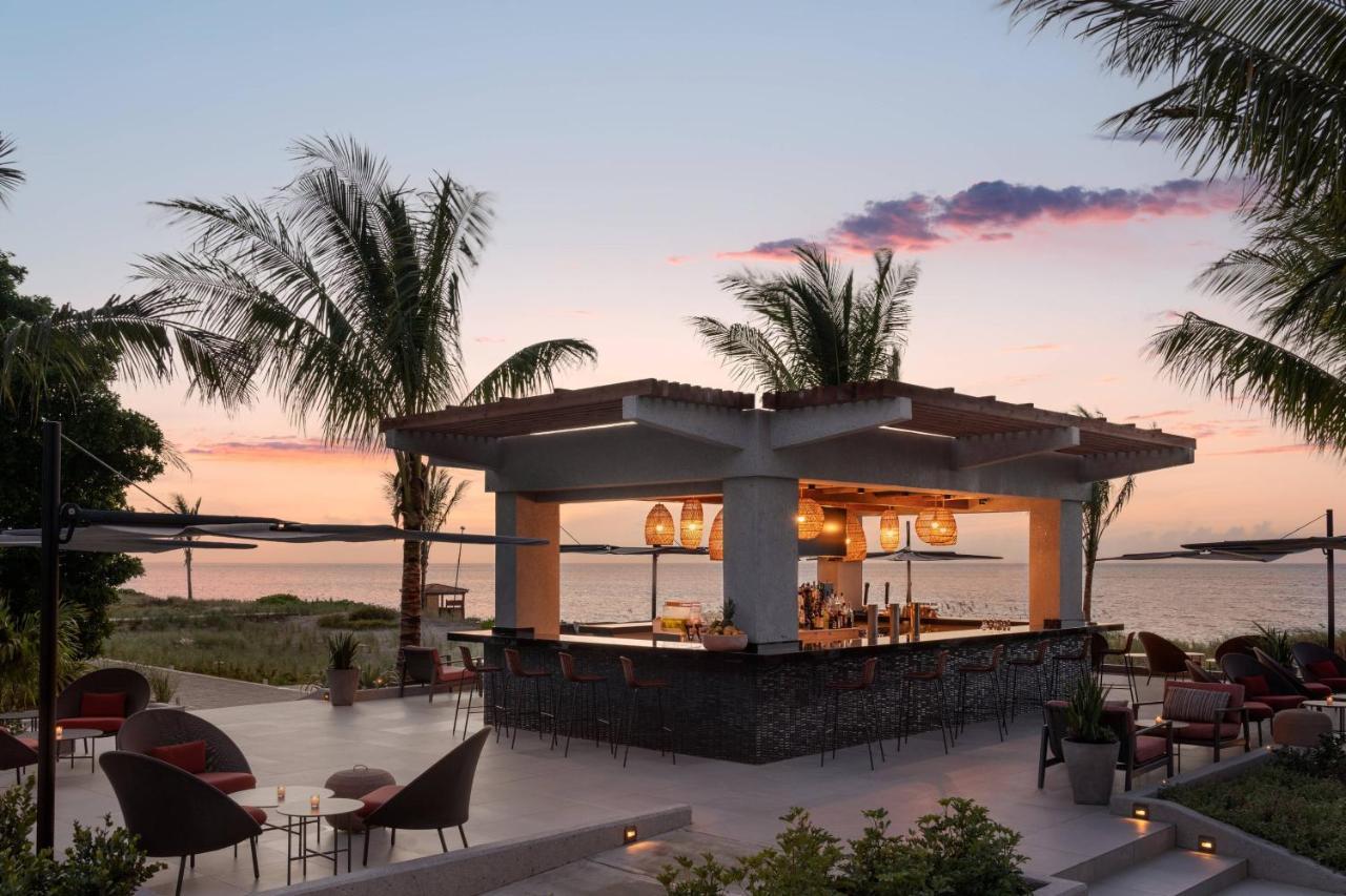 The Ritz-Carlton, Turks & Caicos Hotel Grace Bay Exterior photo