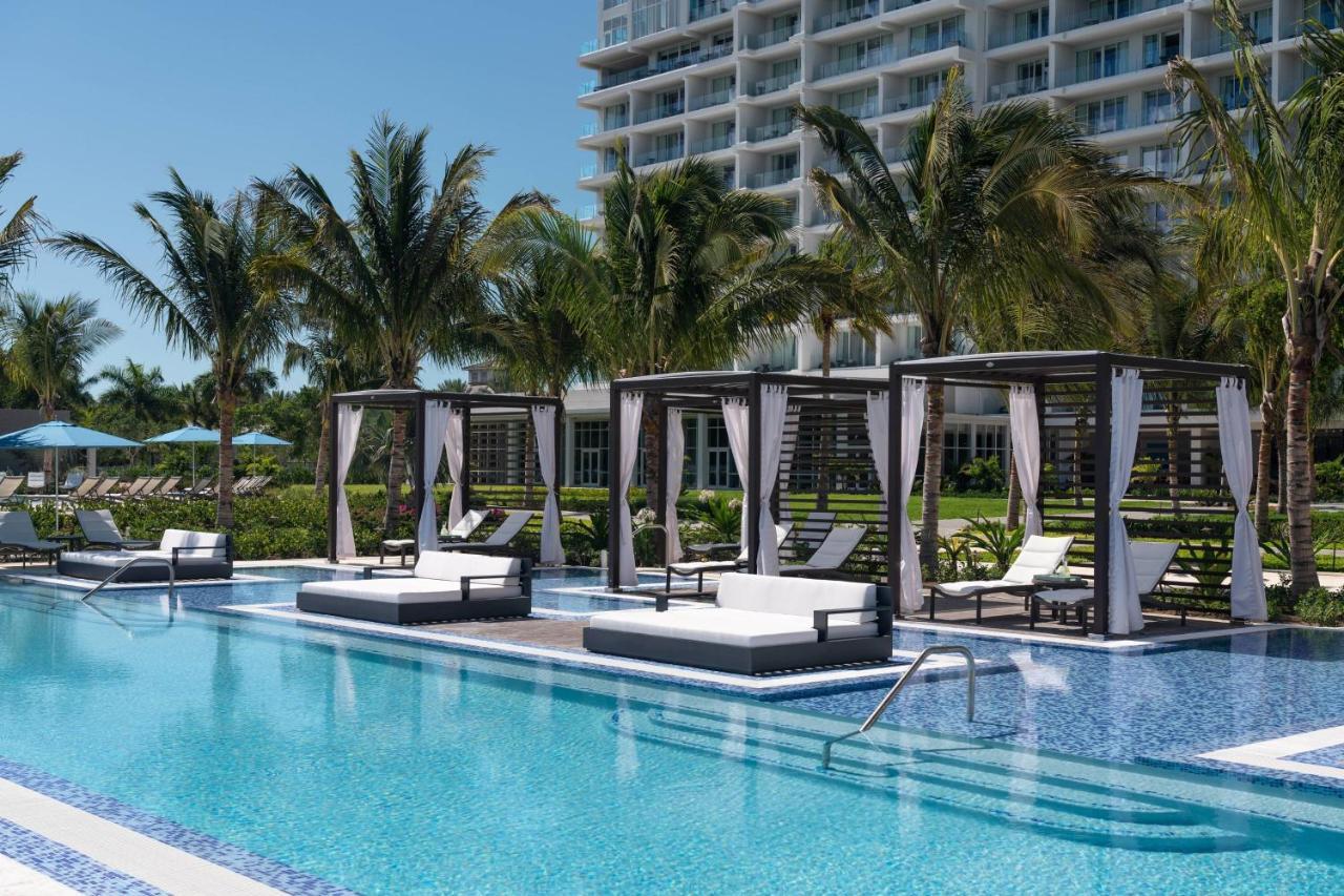 The Ritz-Carlton, Turks & Caicos Hotel Grace Bay Exterior photo