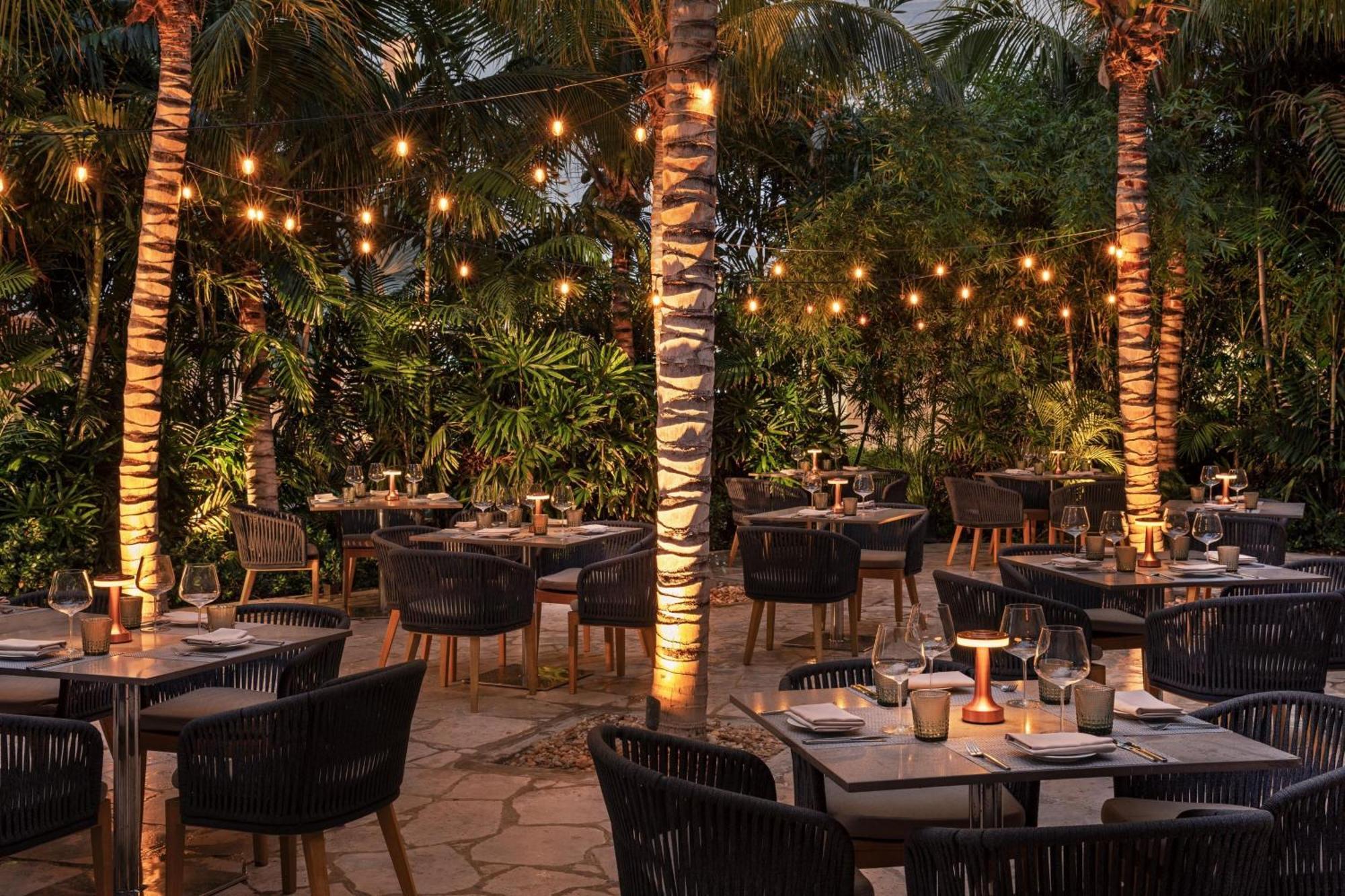 The Ritz-Carlton, Turks & Caicos Hotel Grace Bay Exterior photo